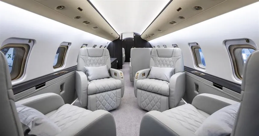 Bombardier Challenger 850 - private jet photo 4