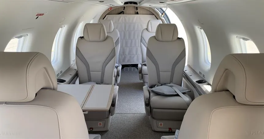 Pilatus PC-12 - private jet photo 4