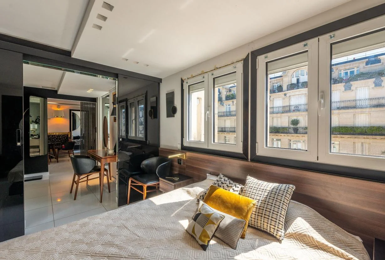 Living room opening onto the terrace