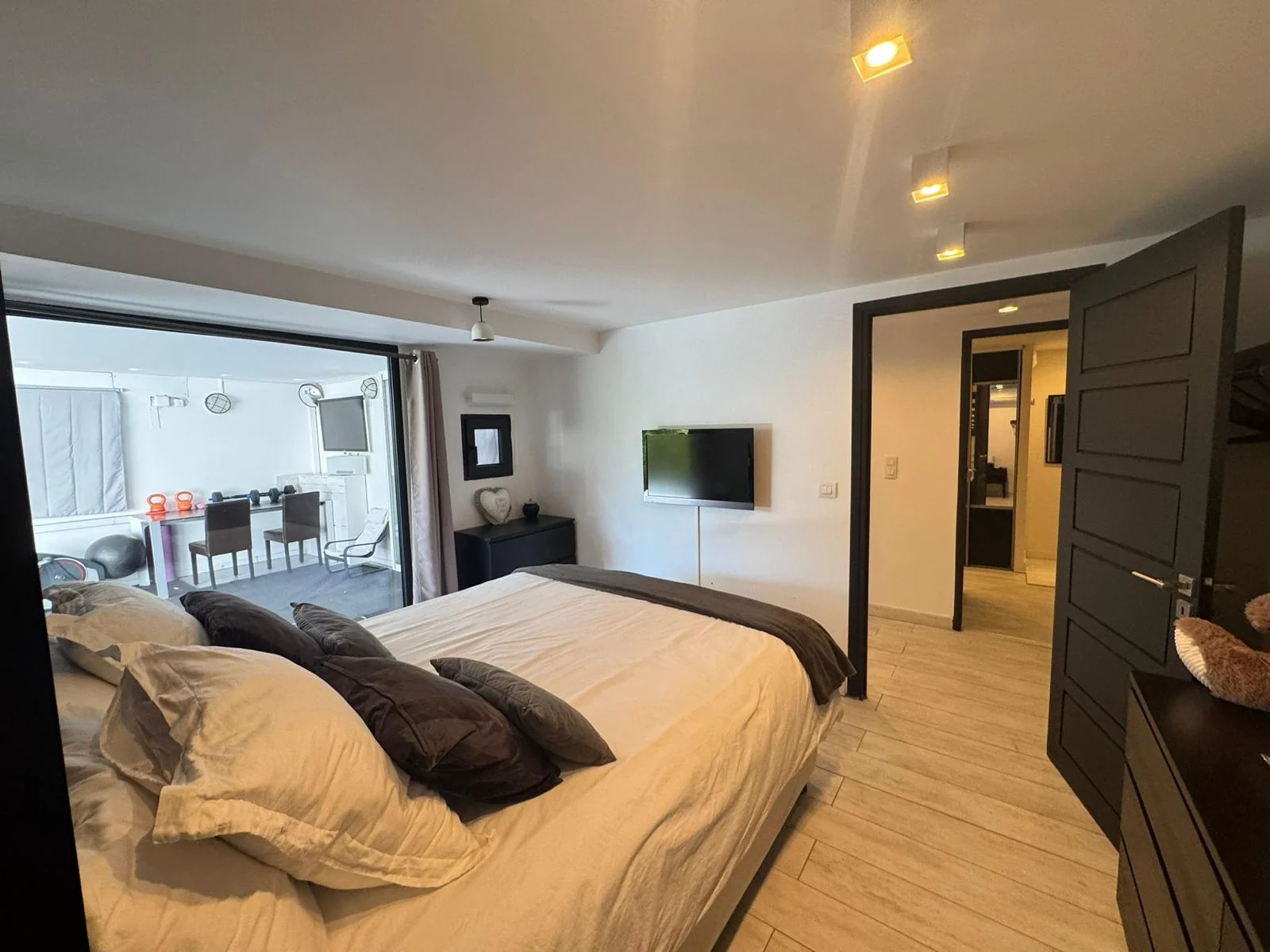 Bedroom in grey tones