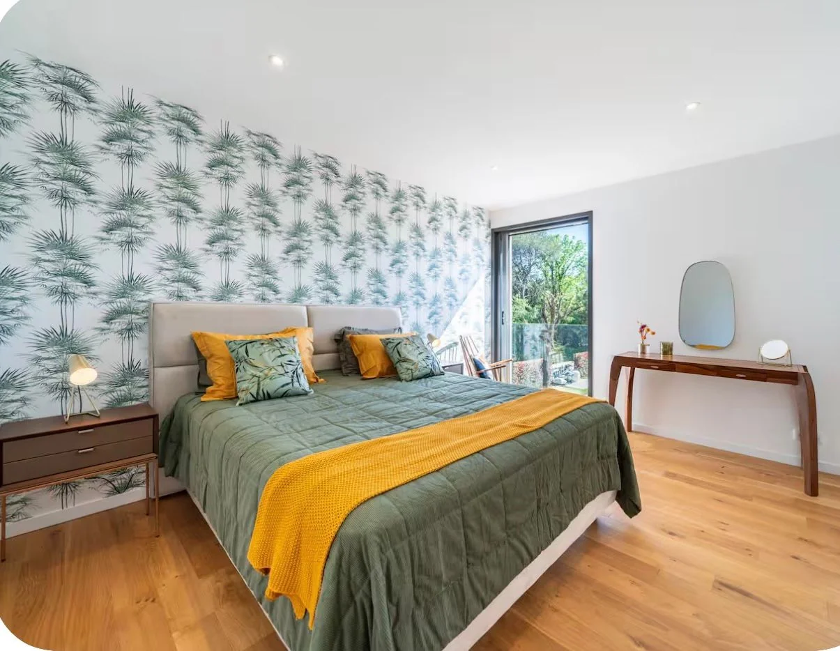 Bedroom in yellow tones