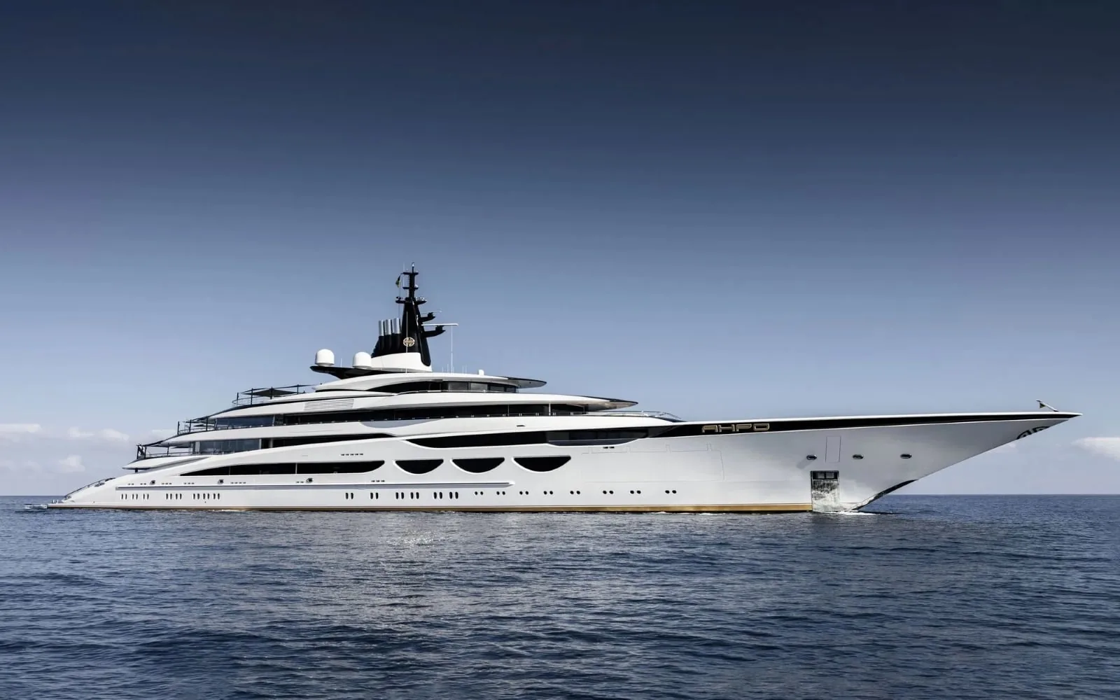 AHPO - yacht charter photo 2