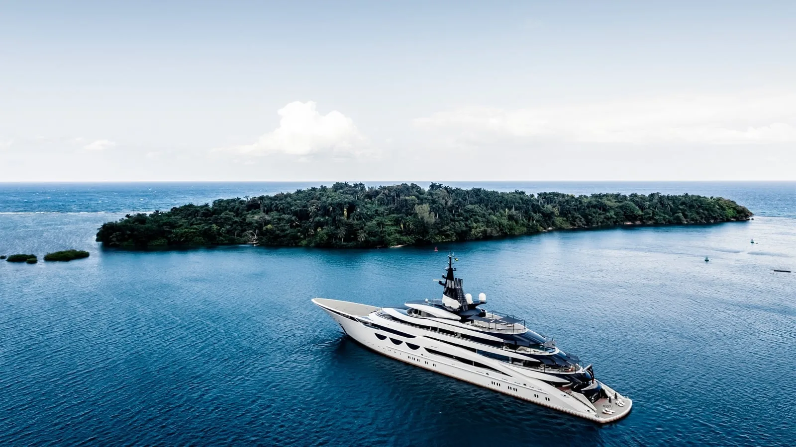 AHPO - yacht charter photo 3