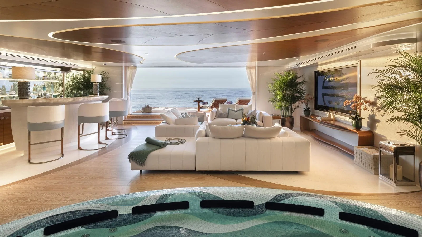 AHPO - yacht charter photo 9
