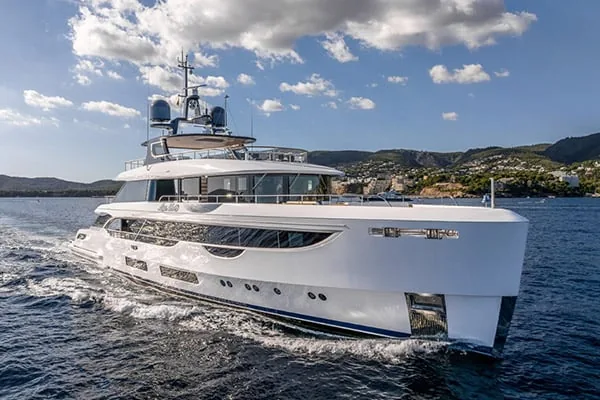 ALPHA WAVES - yacht charter French Riviera
