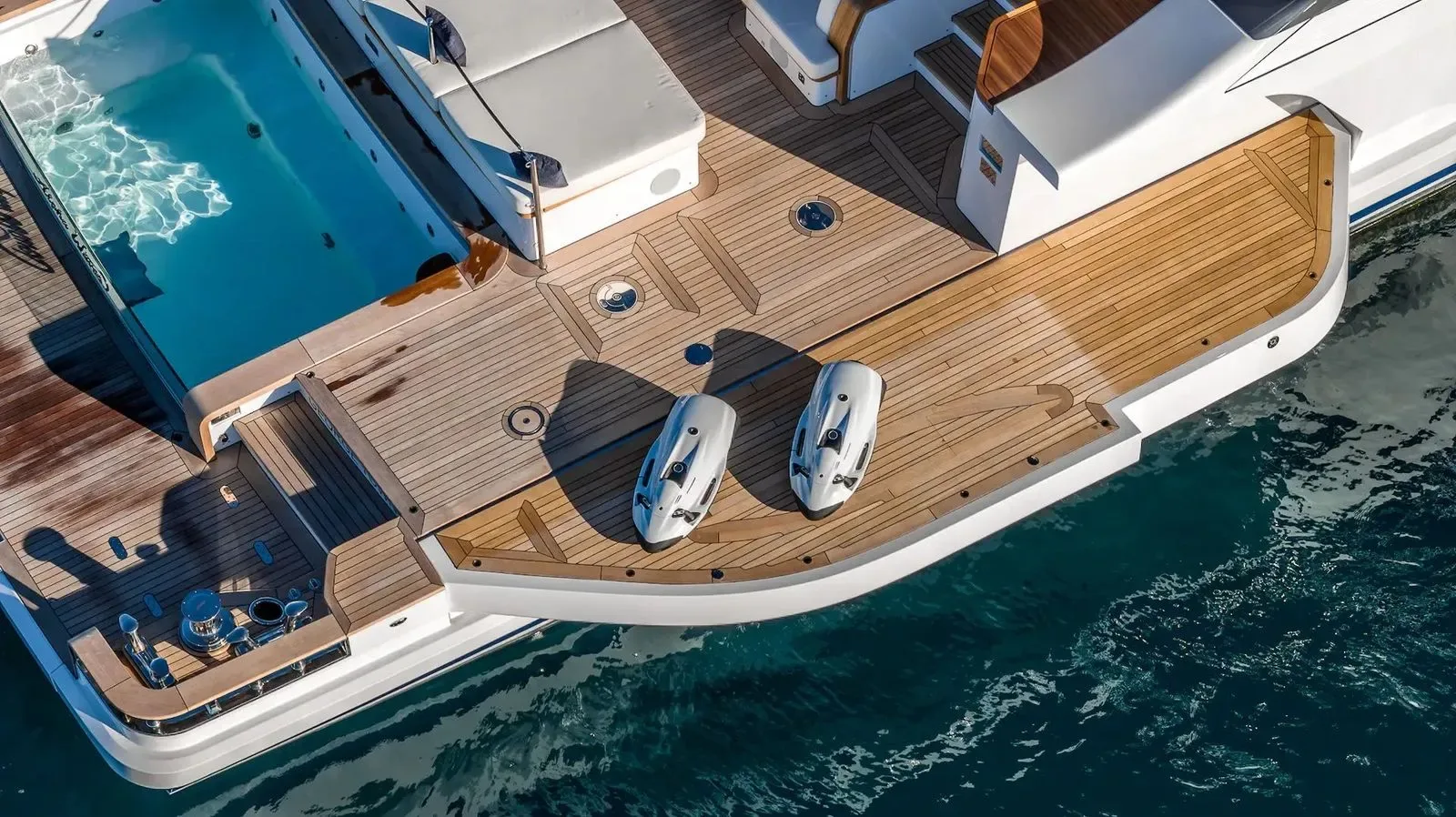 ALPHA WAVES - yacht charter photo 8