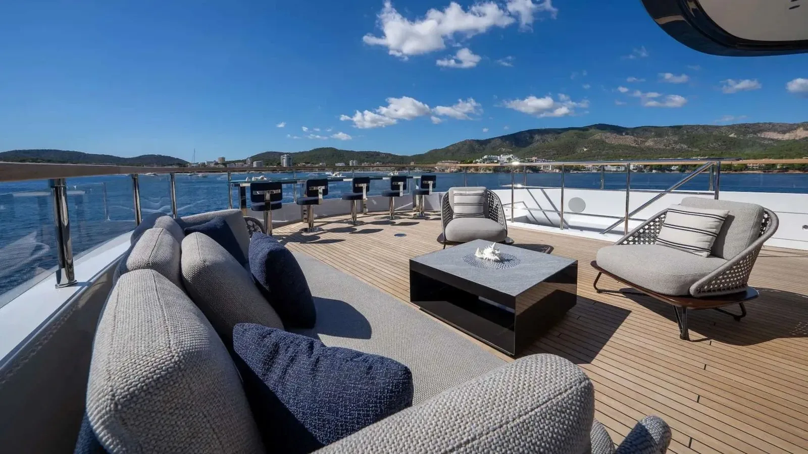 ALPHA WAVES - yacht charter photo 18