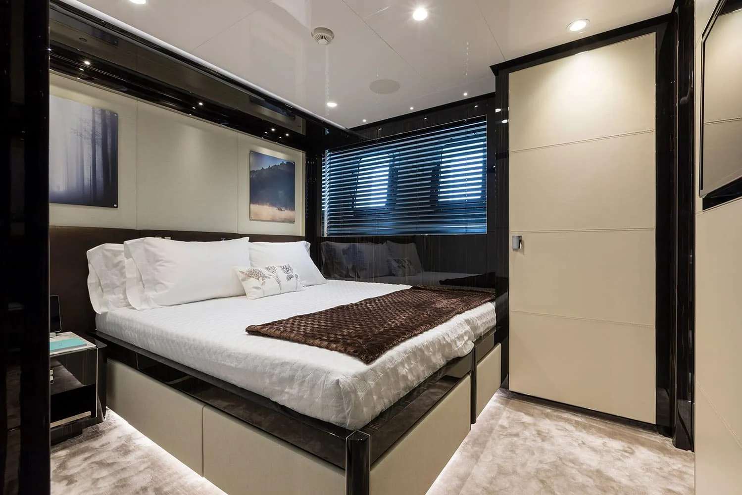 ANDIAMO - yacht charter photo 17