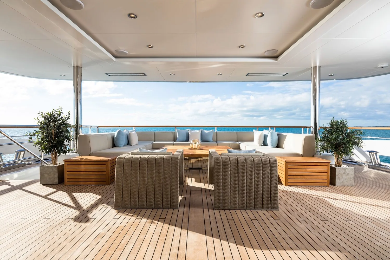 ARTISAN - yacht charter photo 12