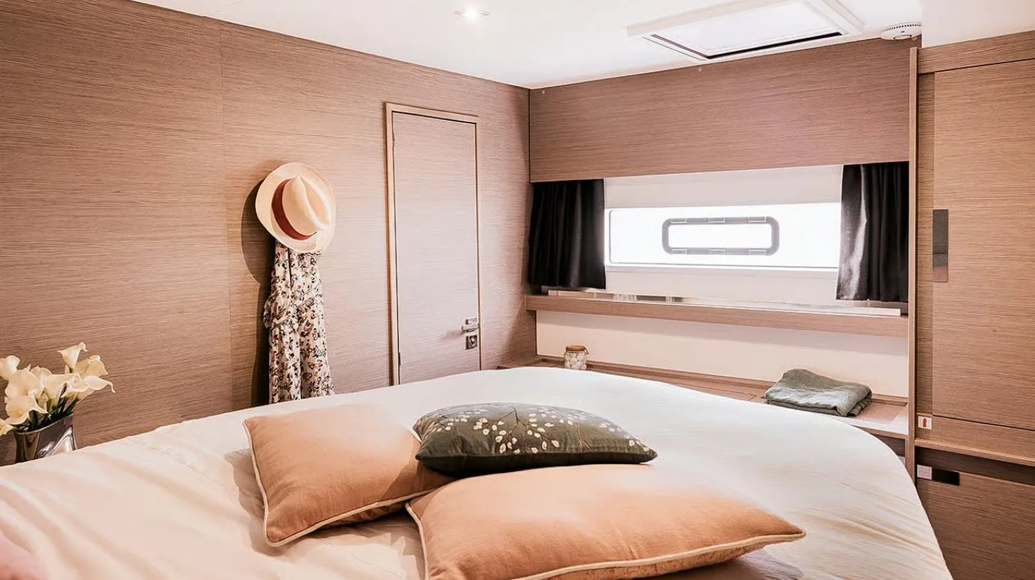 CATAMARAN AURA 51 - yacht charter photo 14