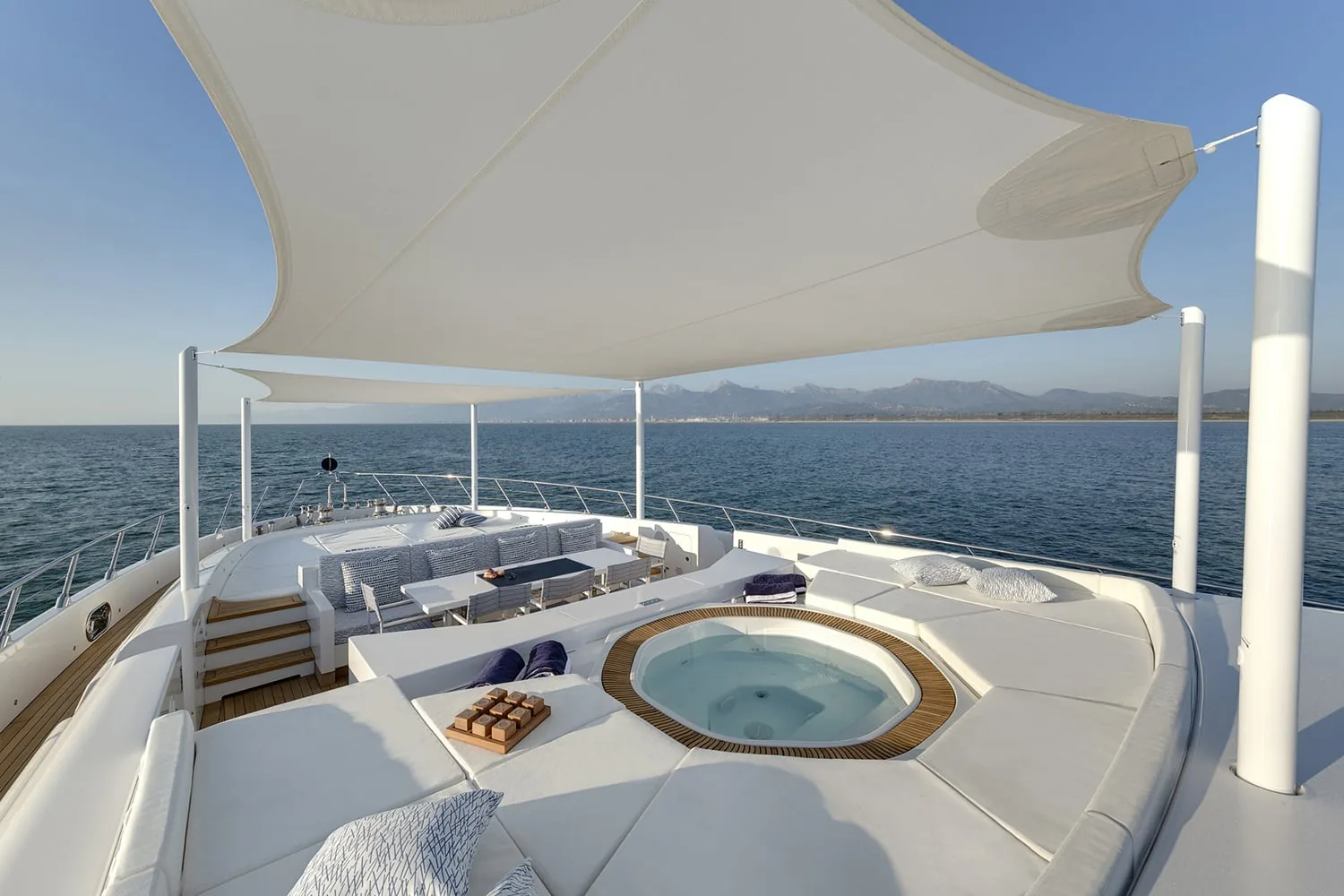 DA VINCI - yacht charter photo 6