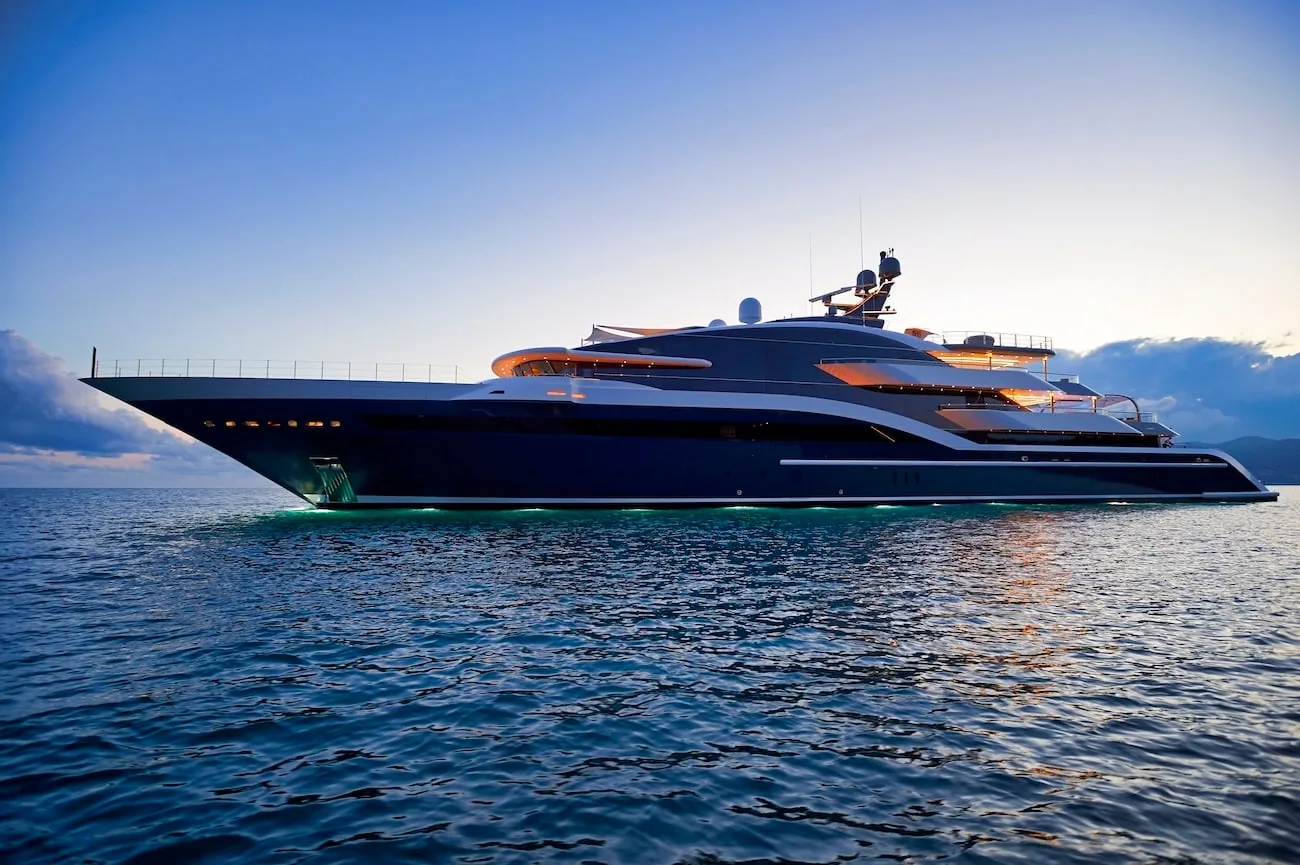 DAR - yacht charter photo 2