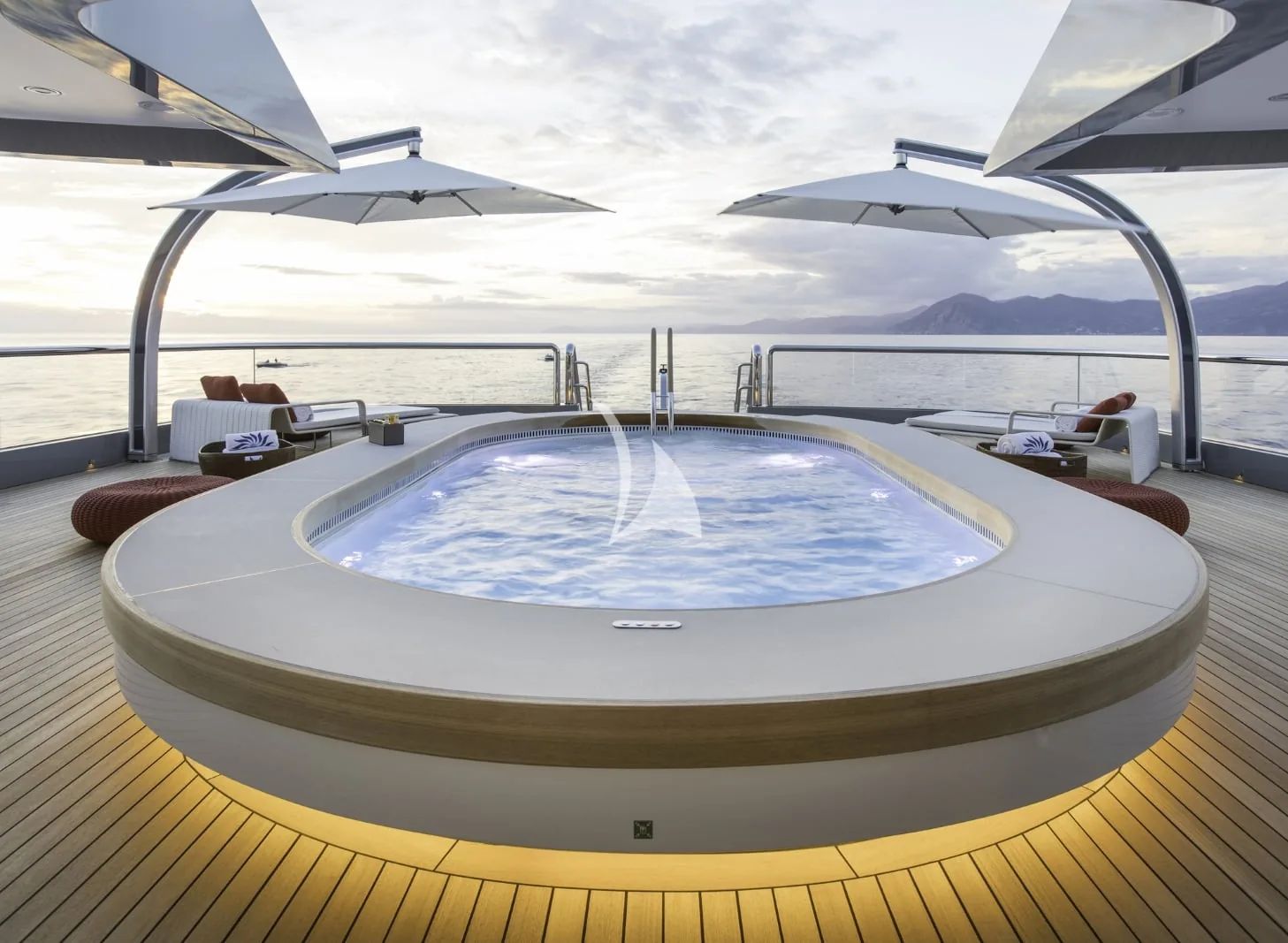 DAR - yacht charter photo 8