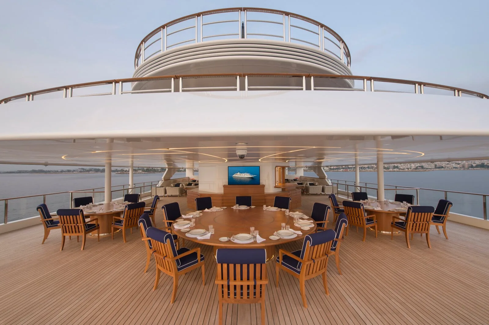 DREAM - yacht charter photo 9