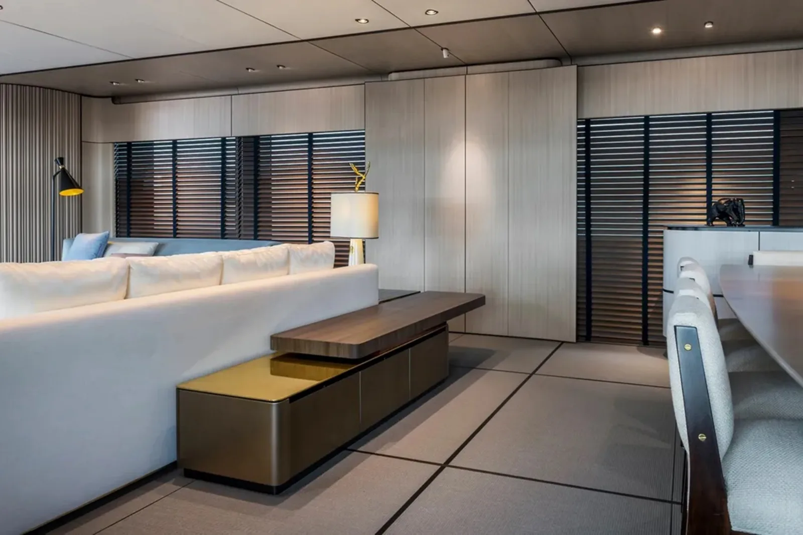 ENDEAVOUR 2 - yacht charter photo 7