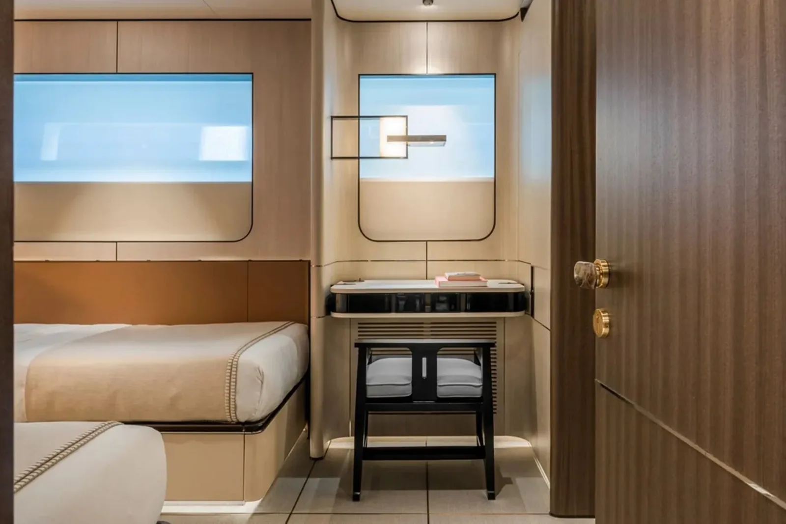ENDEAVOUR 2 - yacht charter photo 13