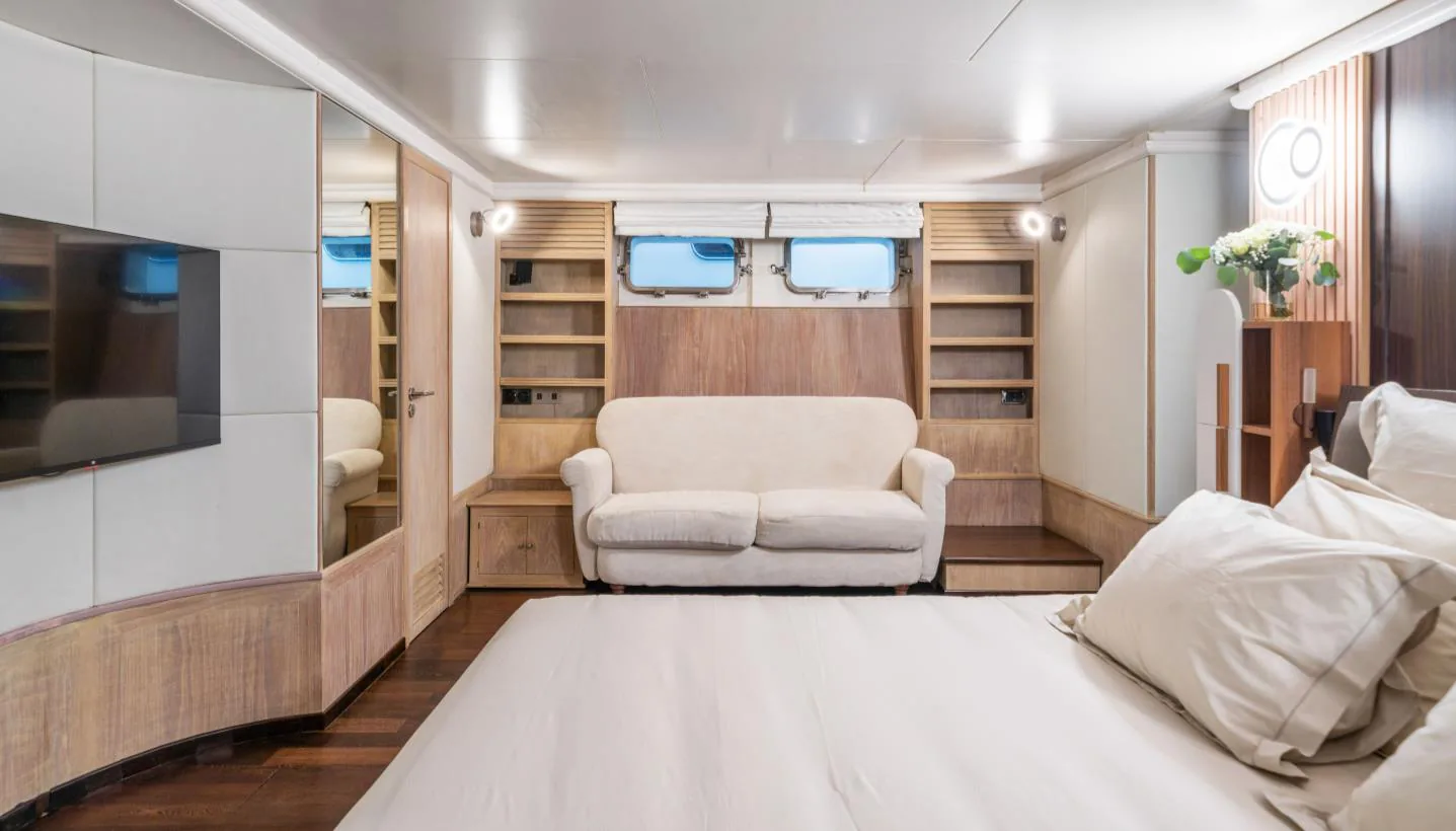 Faith - yacht charter photo 8
