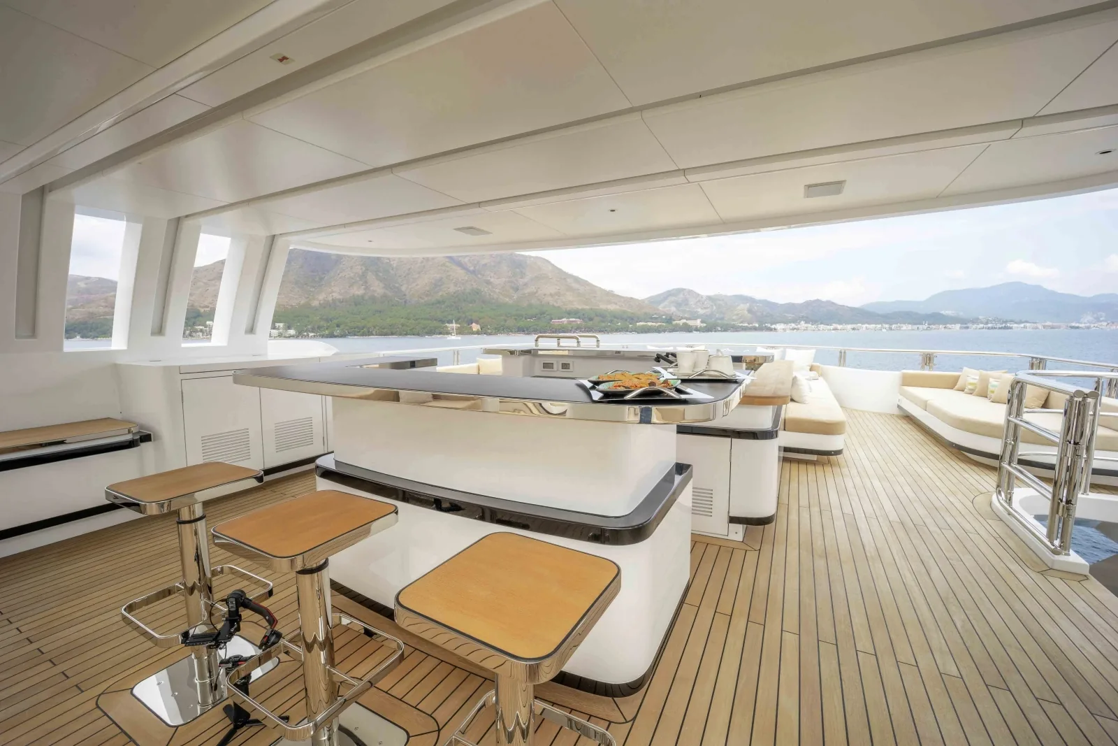 FORTUNA - yacht charter photo 7