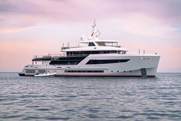 HEEUS - yacht charter French Riviera