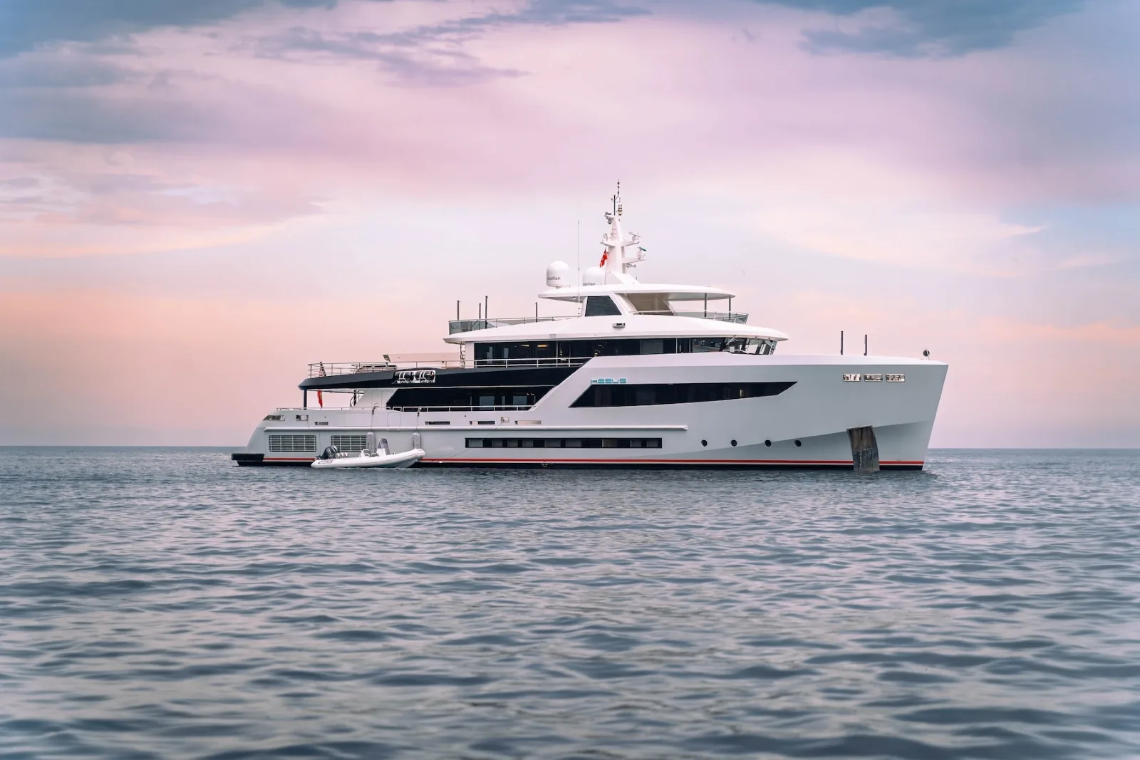 HEEUS - yacht charter photo 12