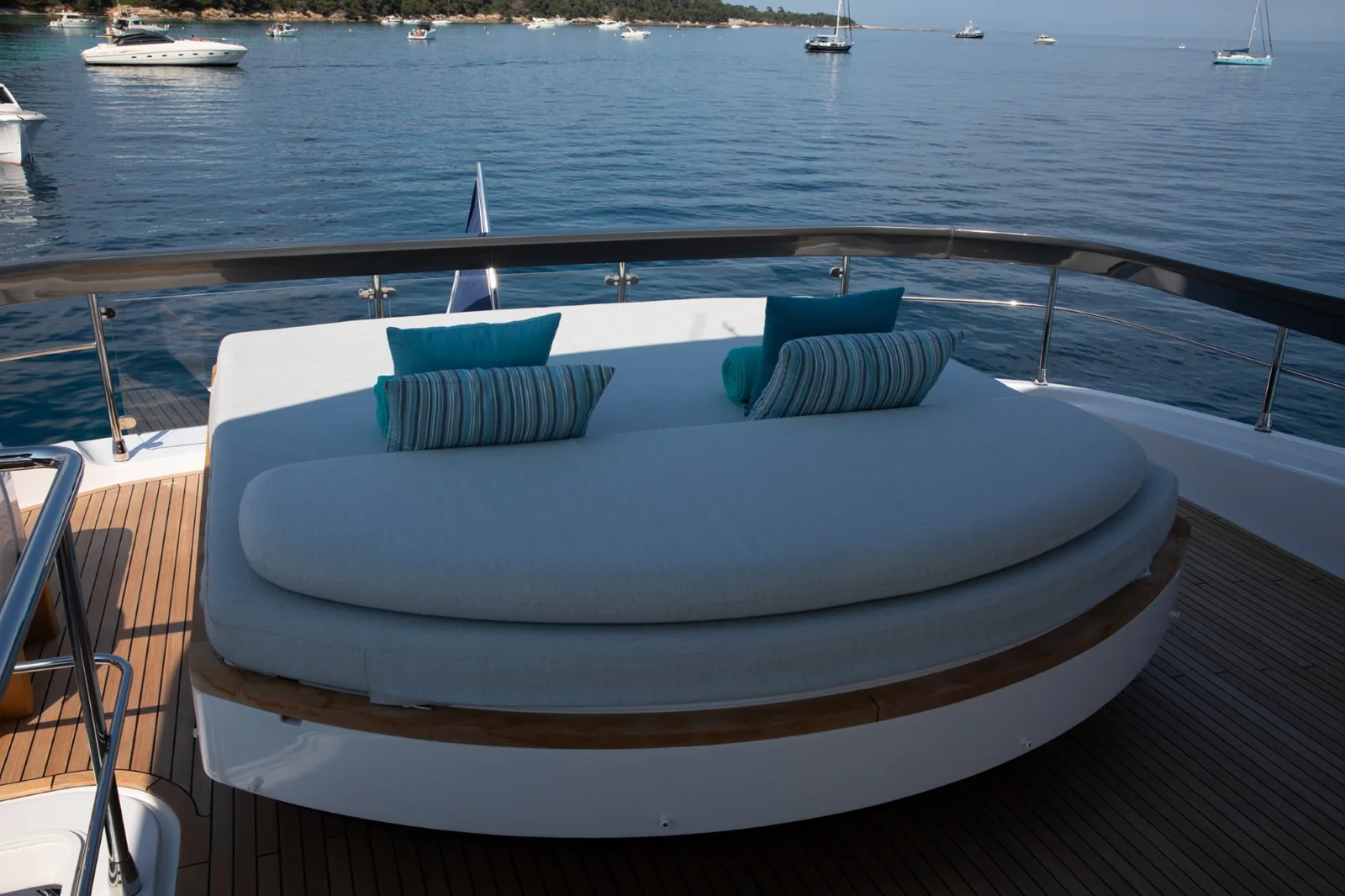 IMAGINE - yacht charter photo 8