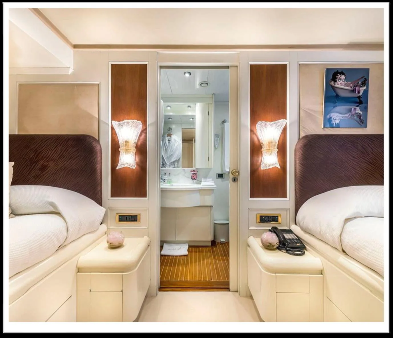 Jojo - yacht charter photo 11