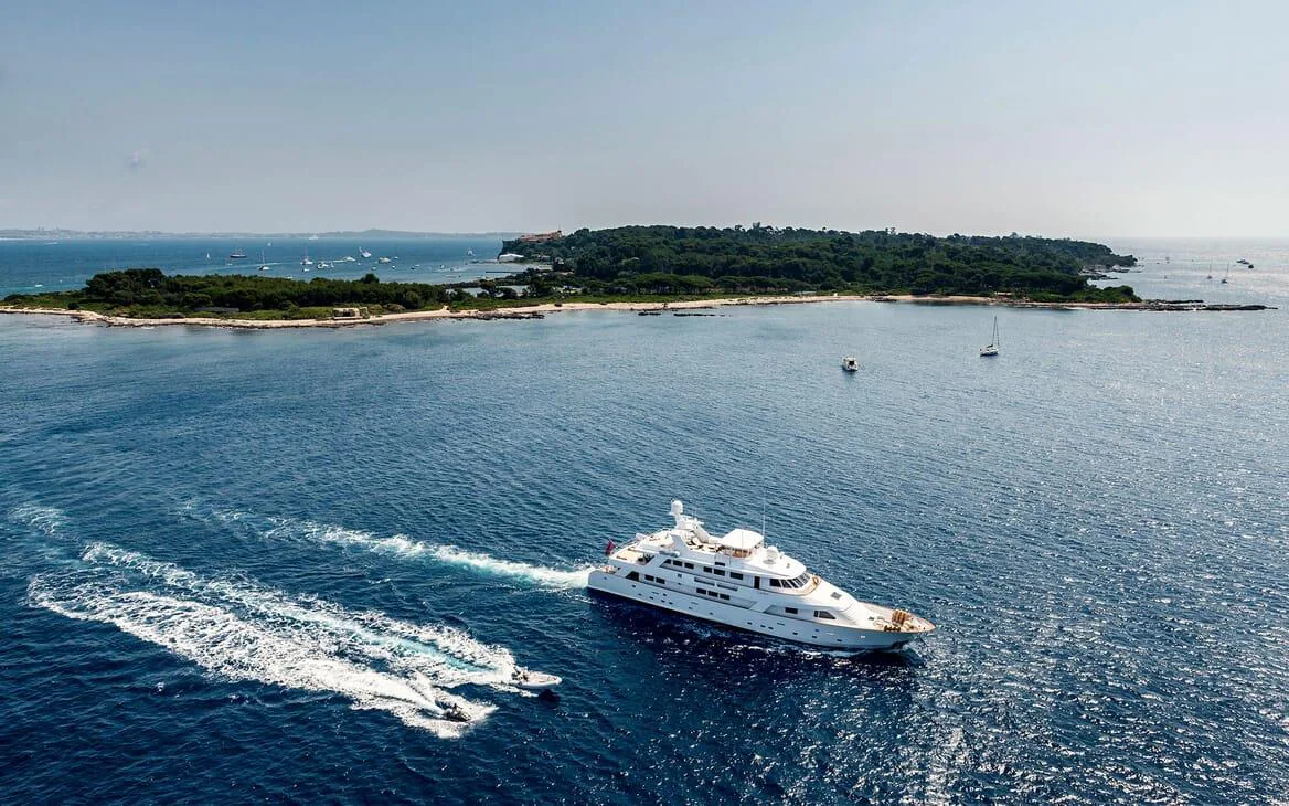 Jojo - yacht charter photo 17