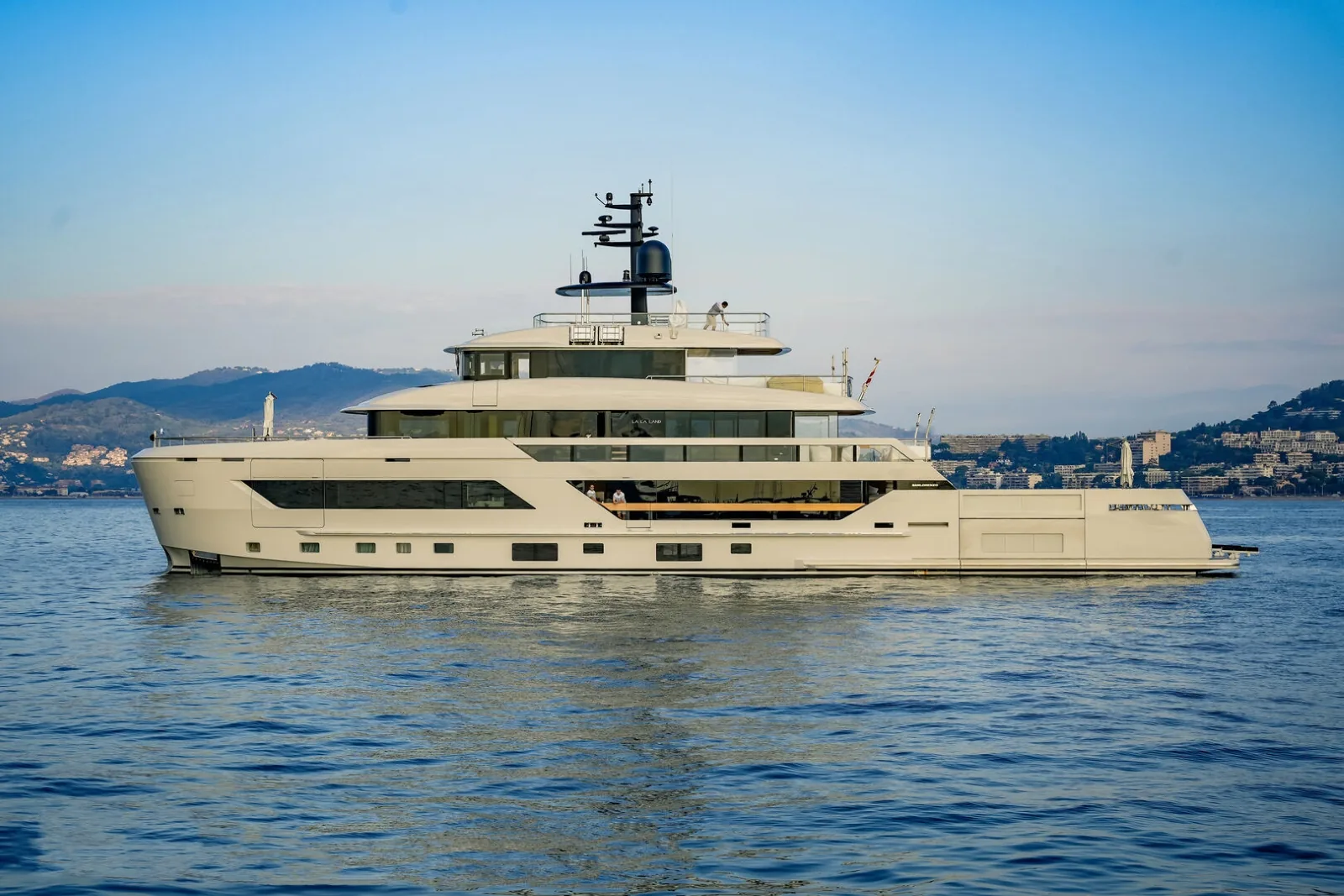 LA LA LAND - yacht charter photo 9