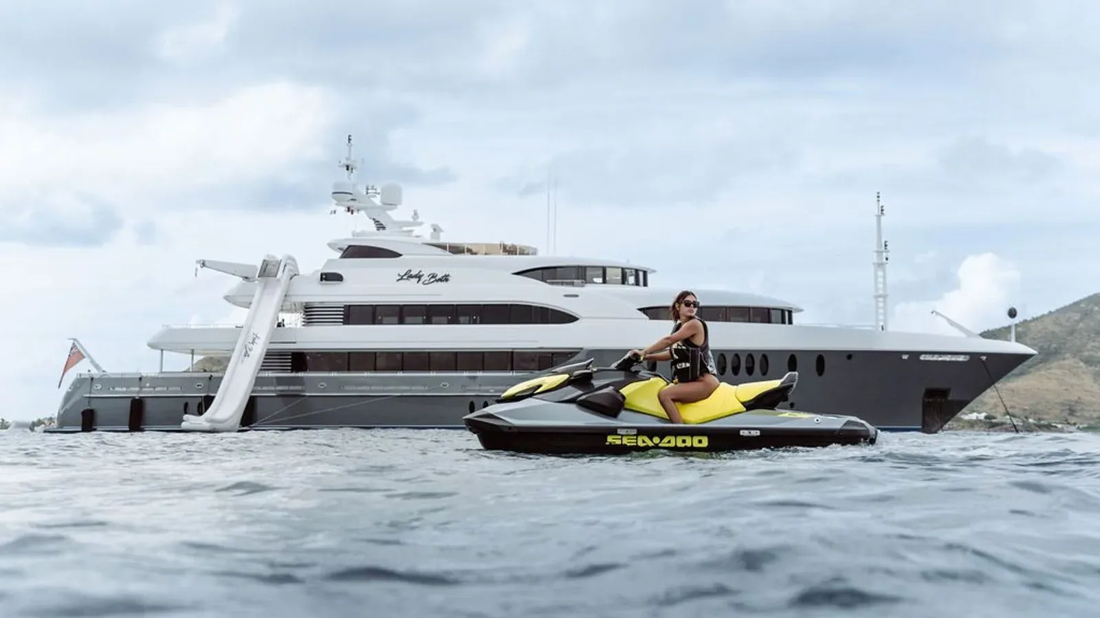 LADY BETH - yacht charter photo 2