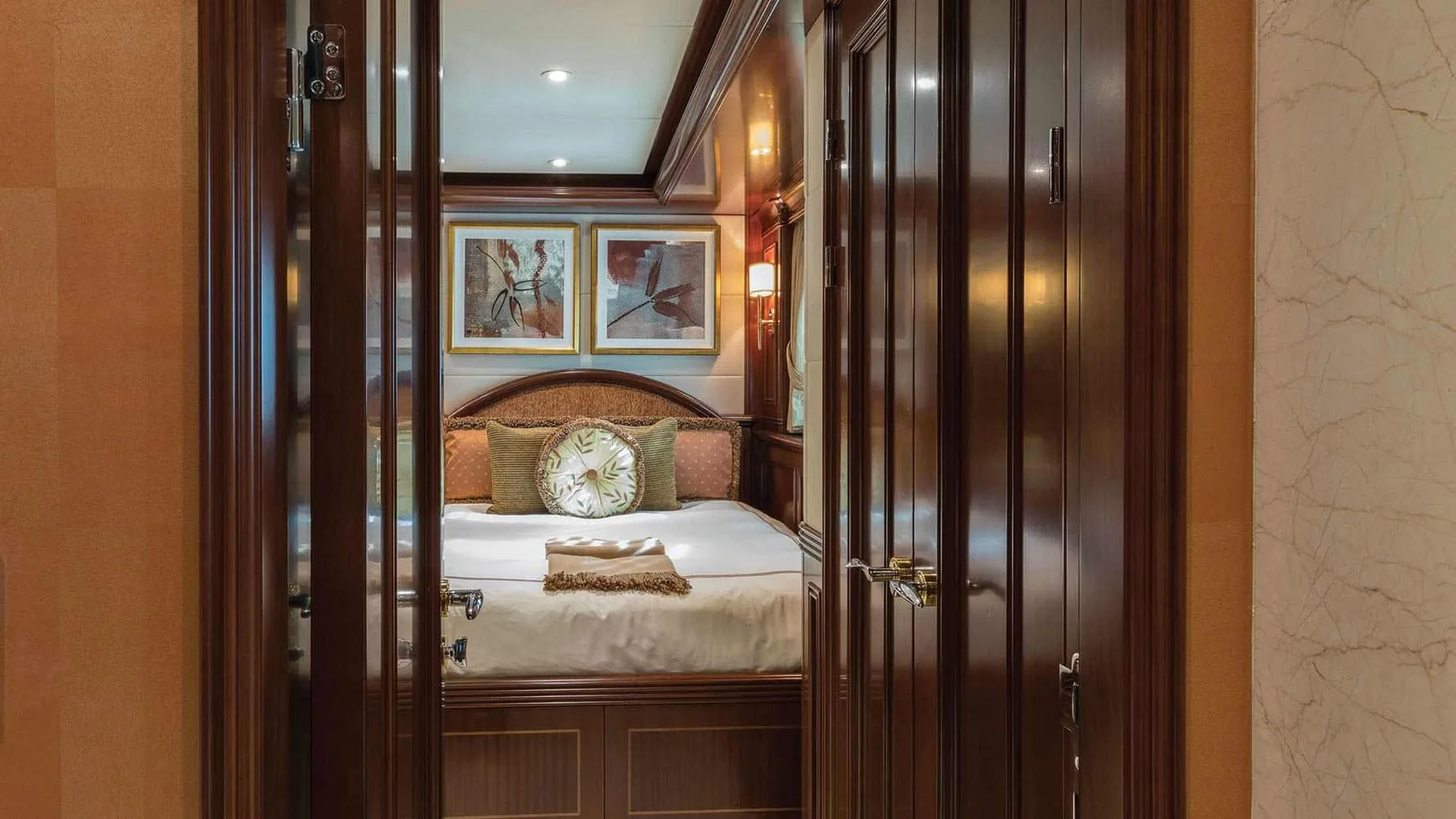 LADY BETH - yacht charter photo 10