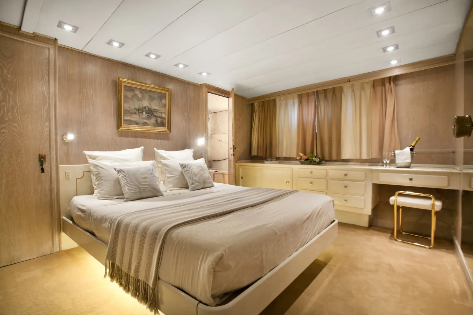 LADY JERSEY - yacht charter photo 17