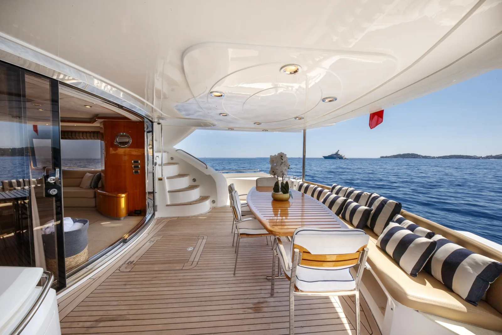 LADY YOUSRA - yacht charter photo 12