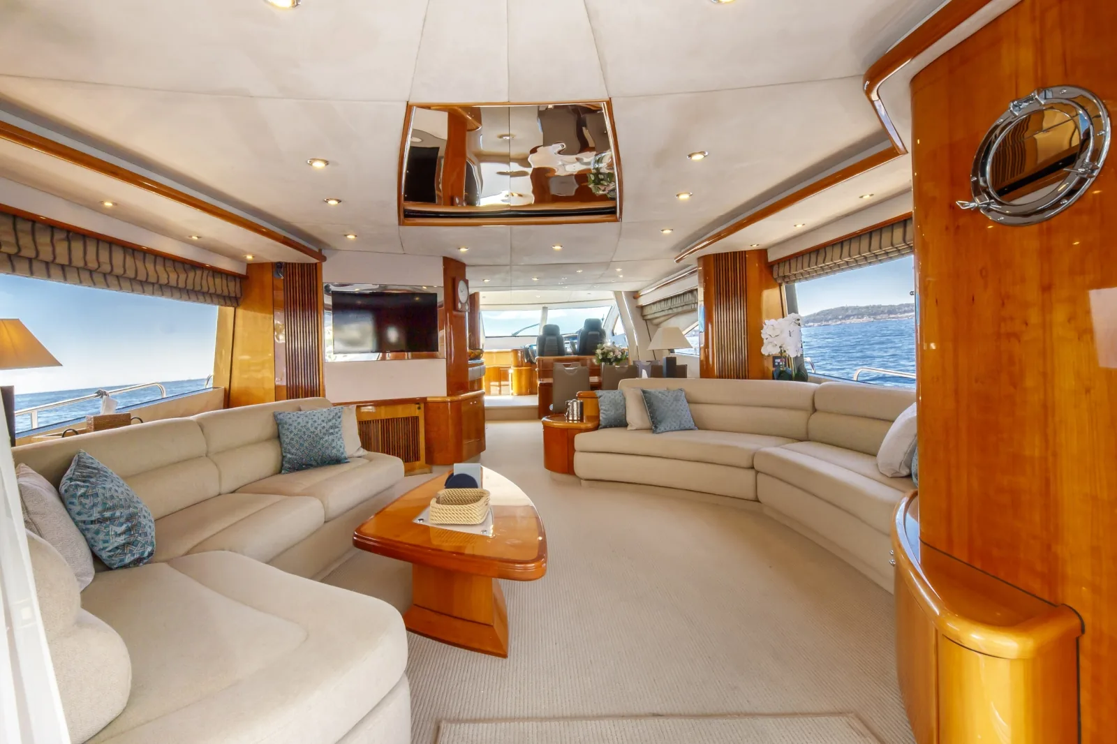 LADY YOUSRA - yacht charter photo 15