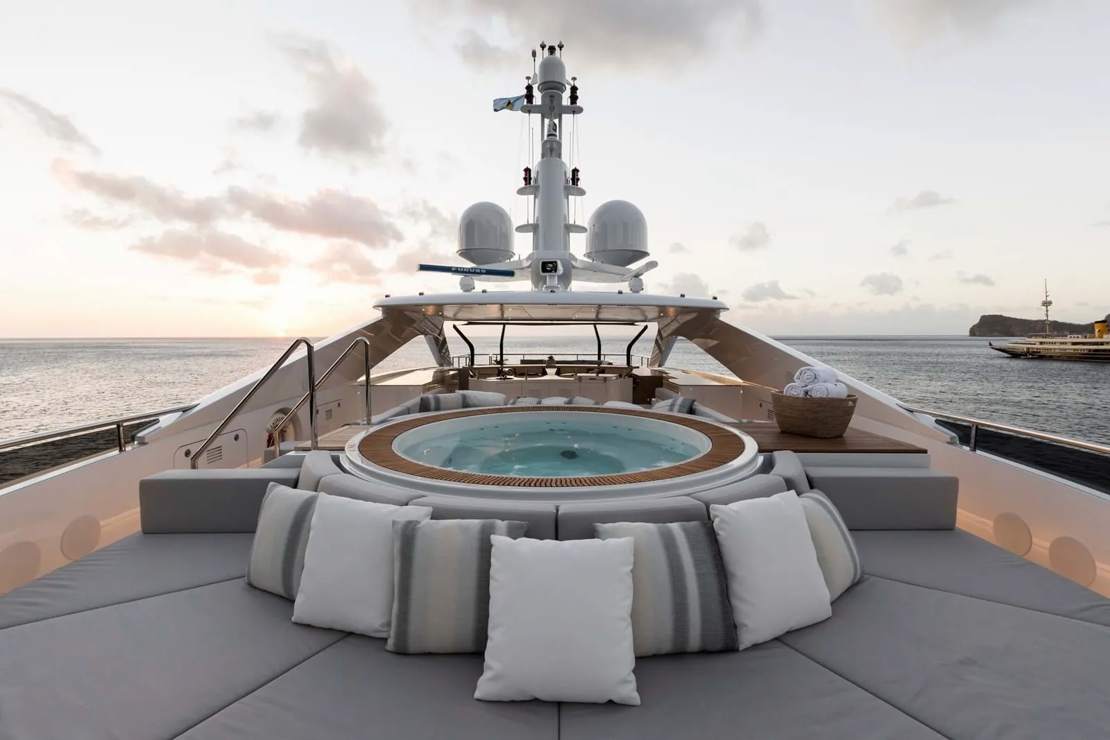 LAURENTIA - yacht charter photo 12