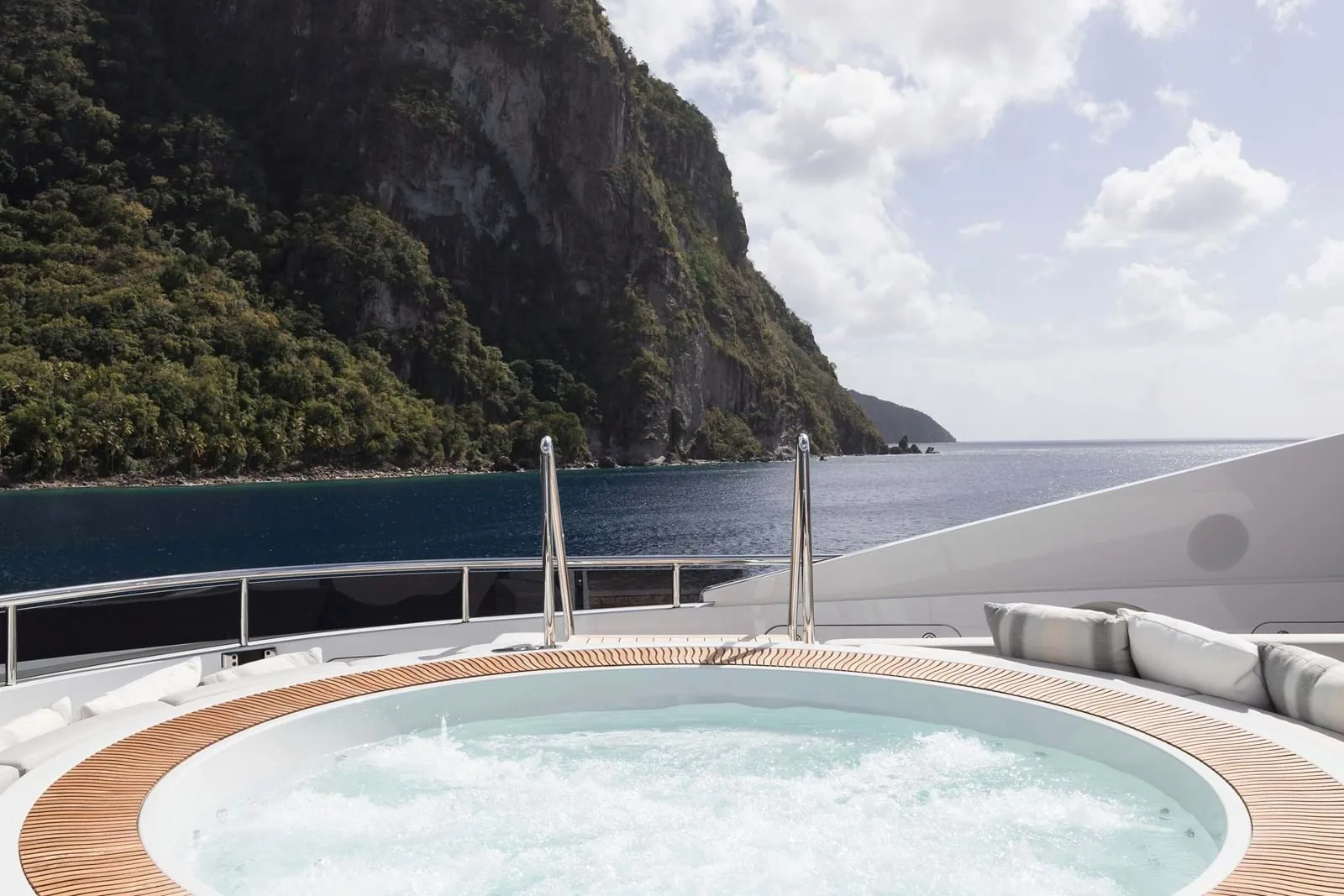 LAURENTIA - yacht charter photo 13