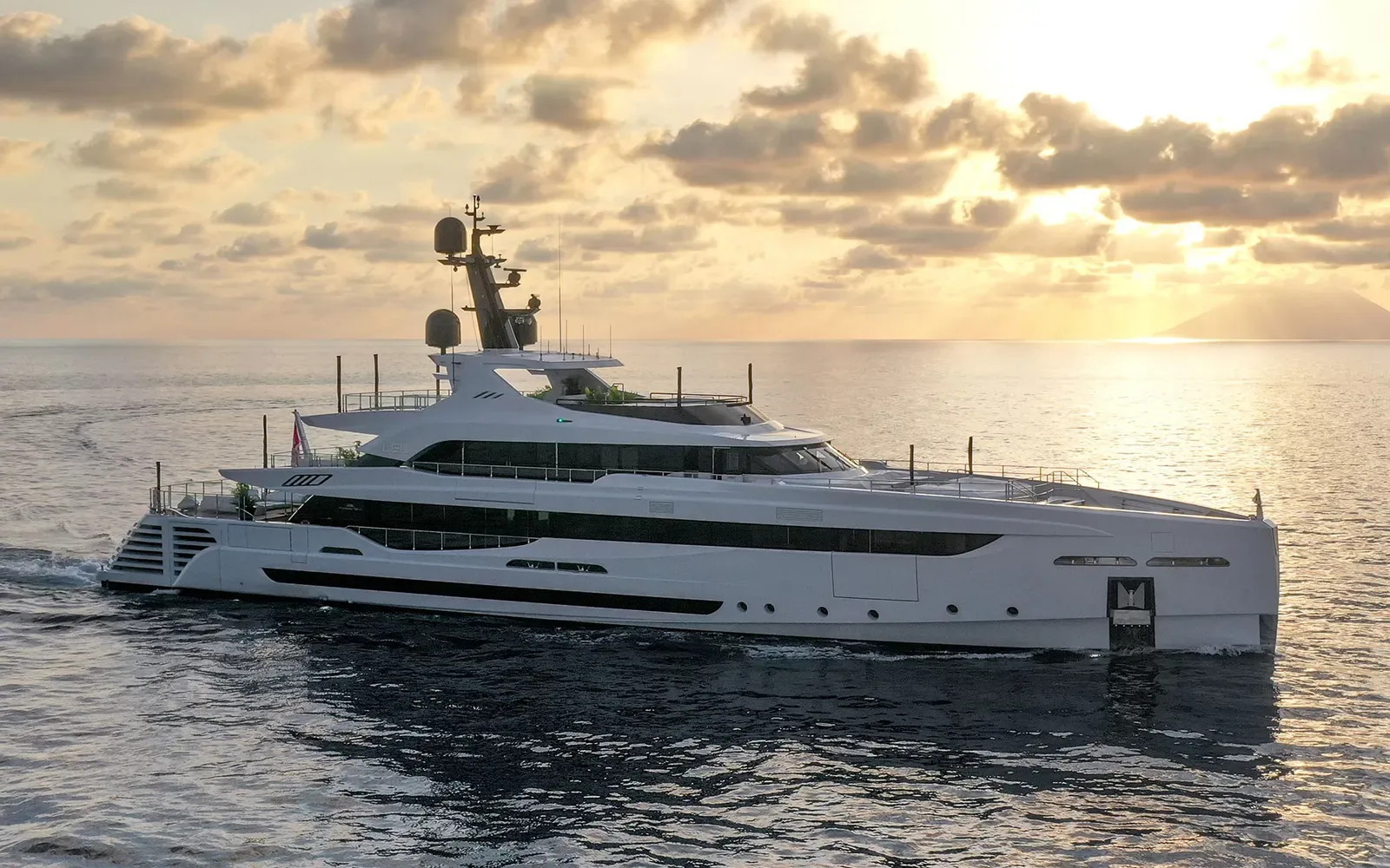 LEL - yacht charter photo 2