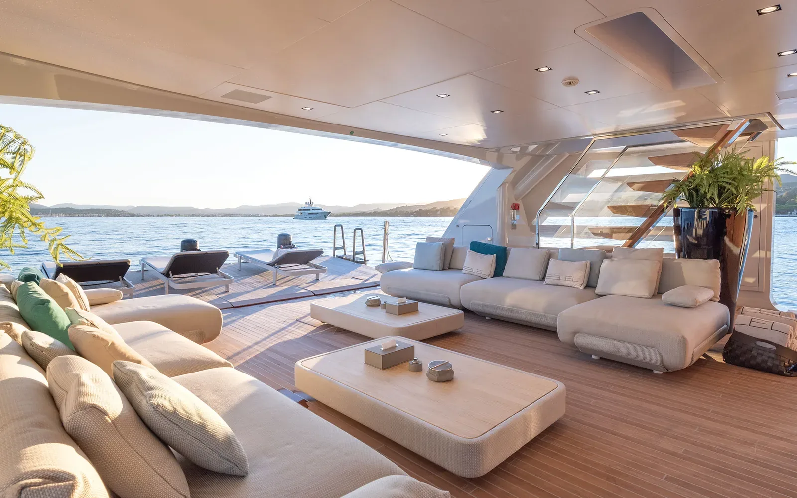 LEL - yacht charter photo 7