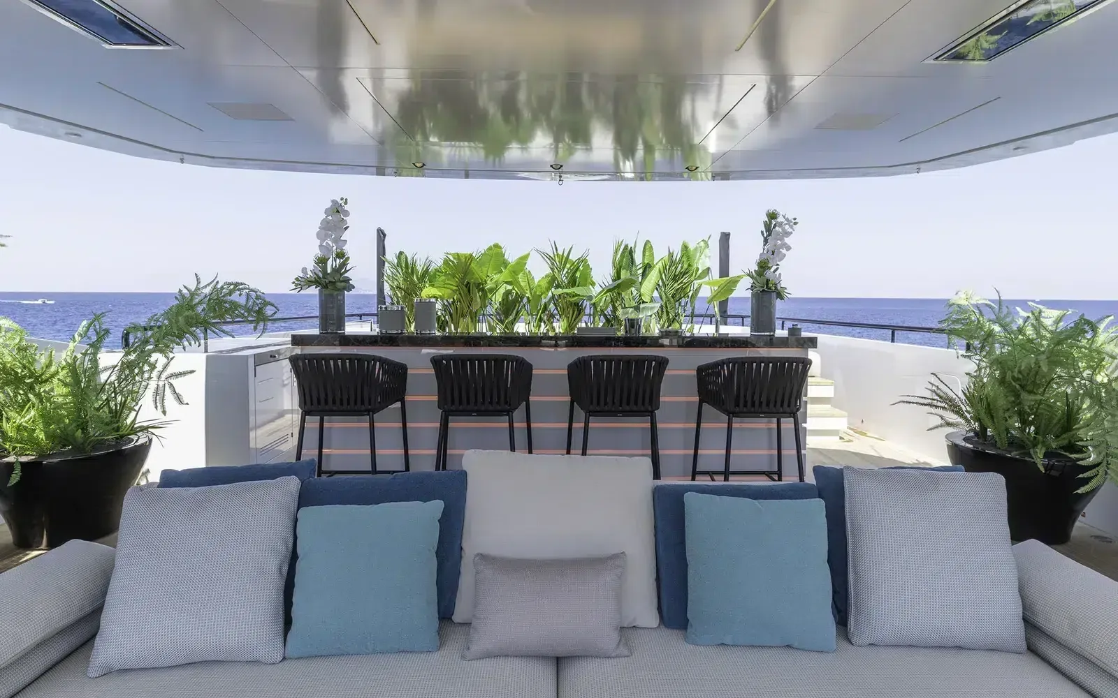 LEL - yacht charter photo 9