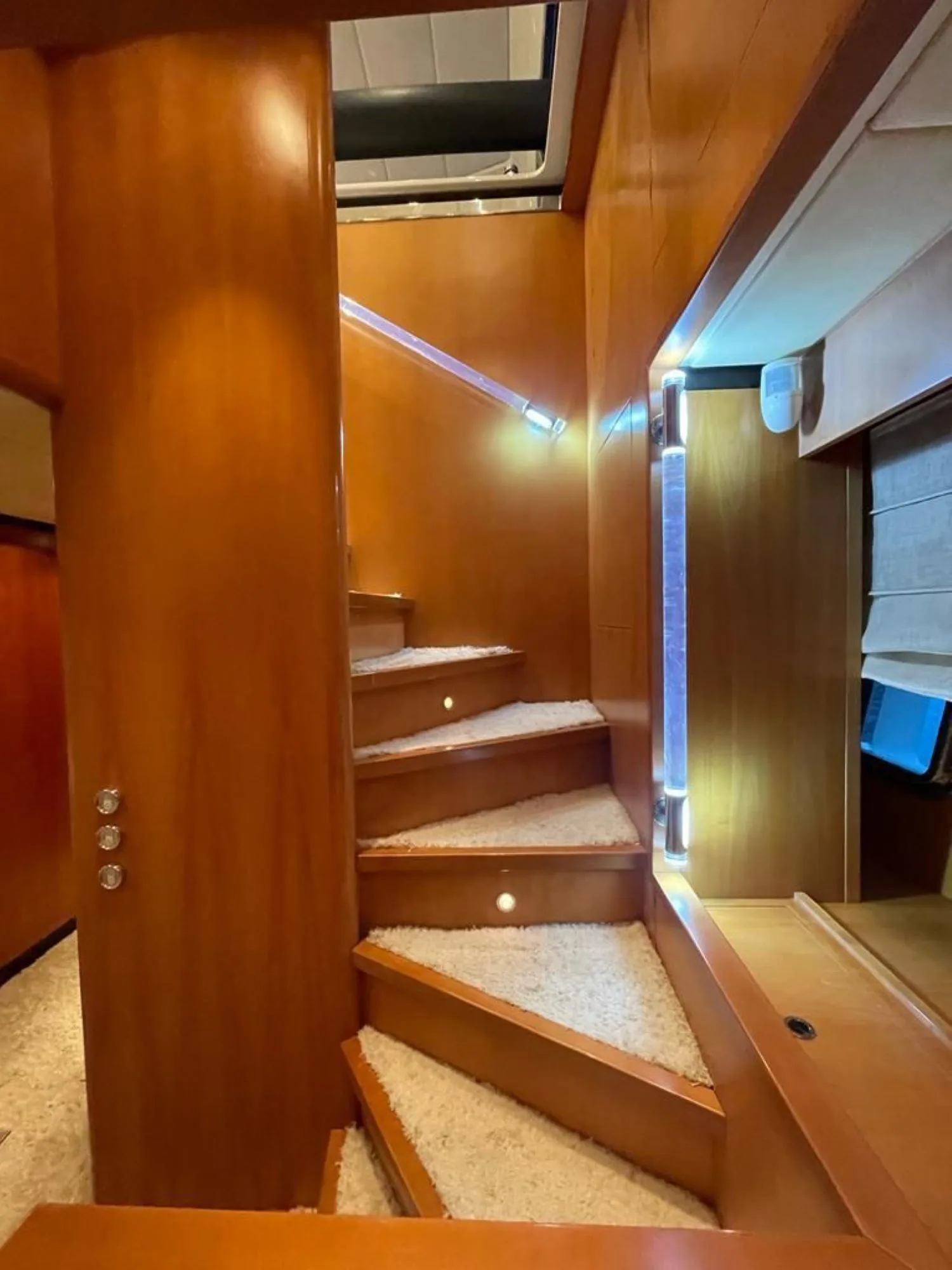 LEOPARD 24 - yacht charter photo 14