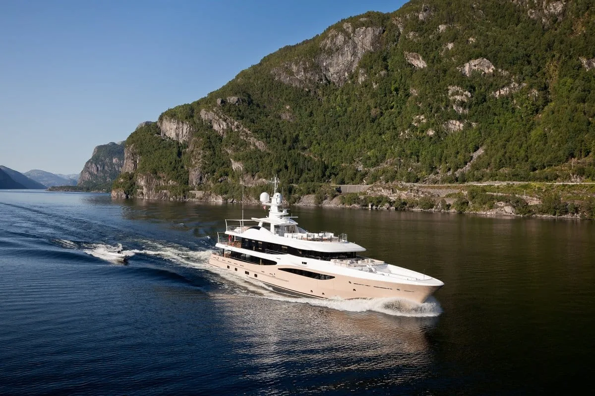 LILI - yacht charter photo 2
