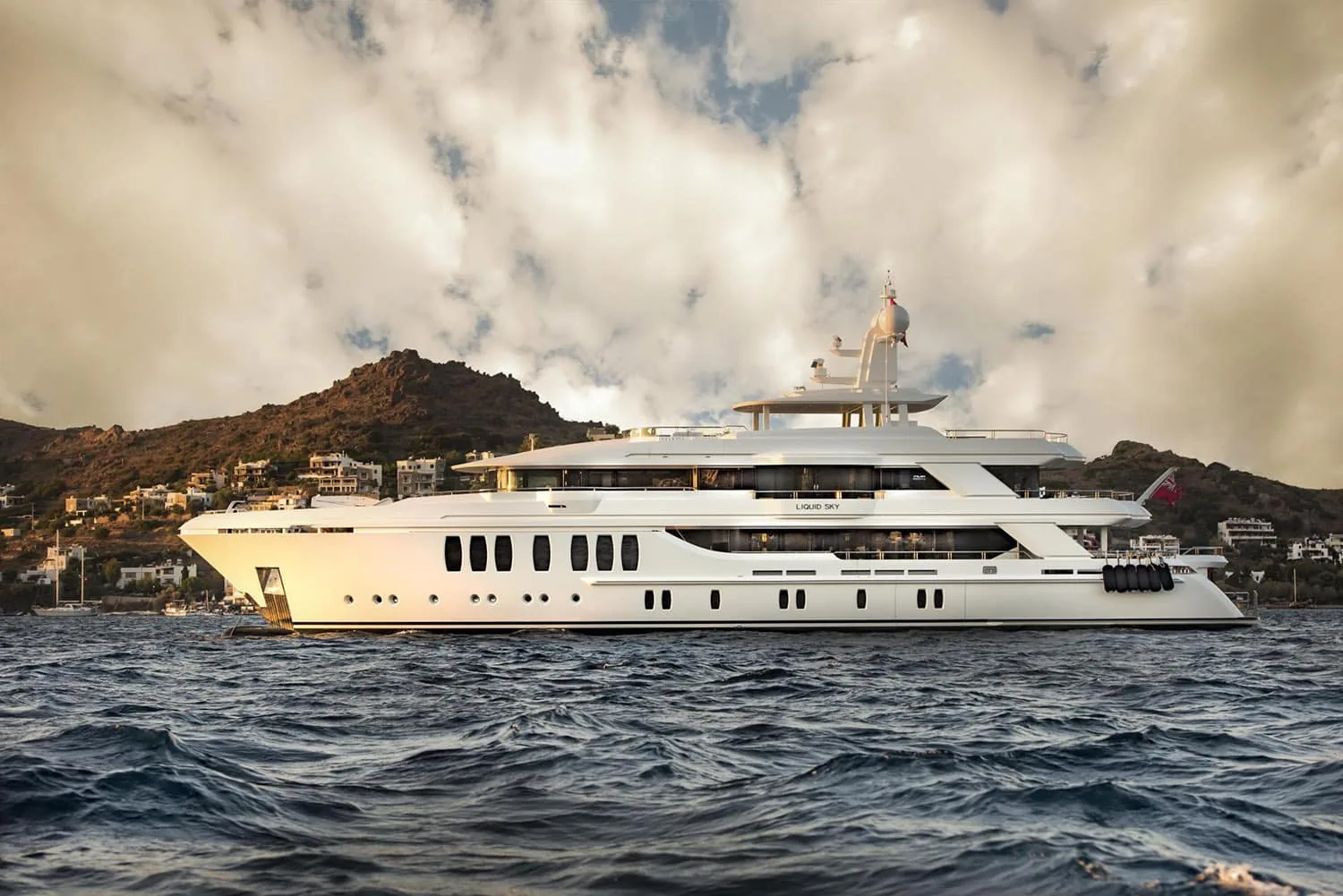 LIQUID SKY - yacht charter photo 3