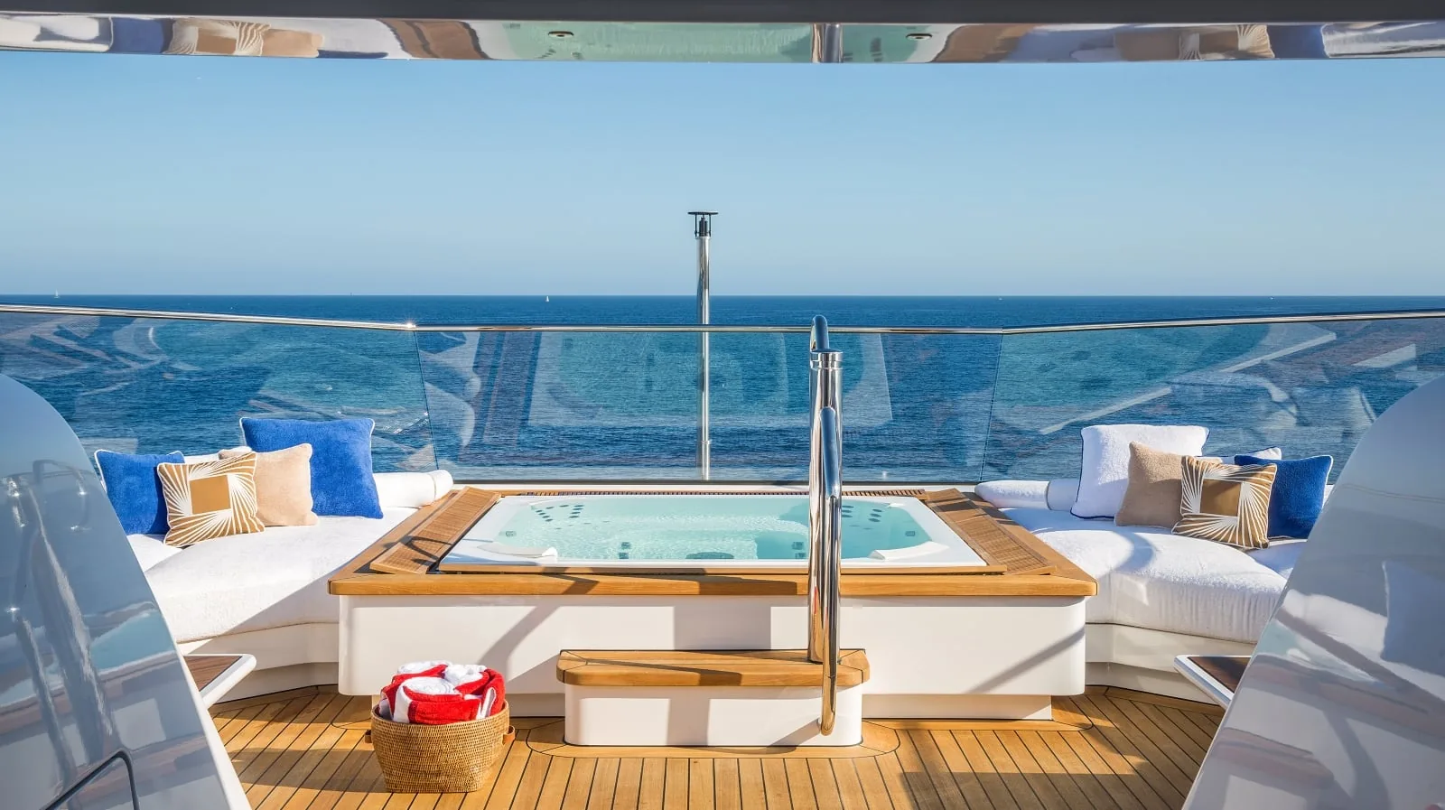 MADSUMMER - yacht charter photo 12