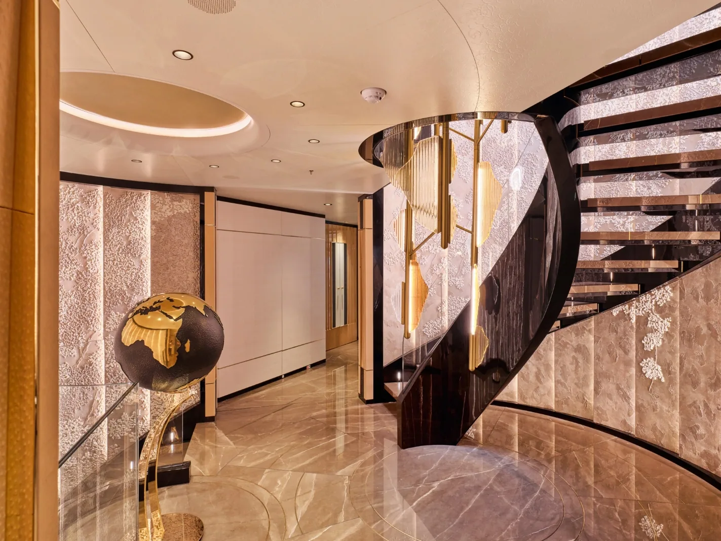 MALIA - yacht charter photo 8
