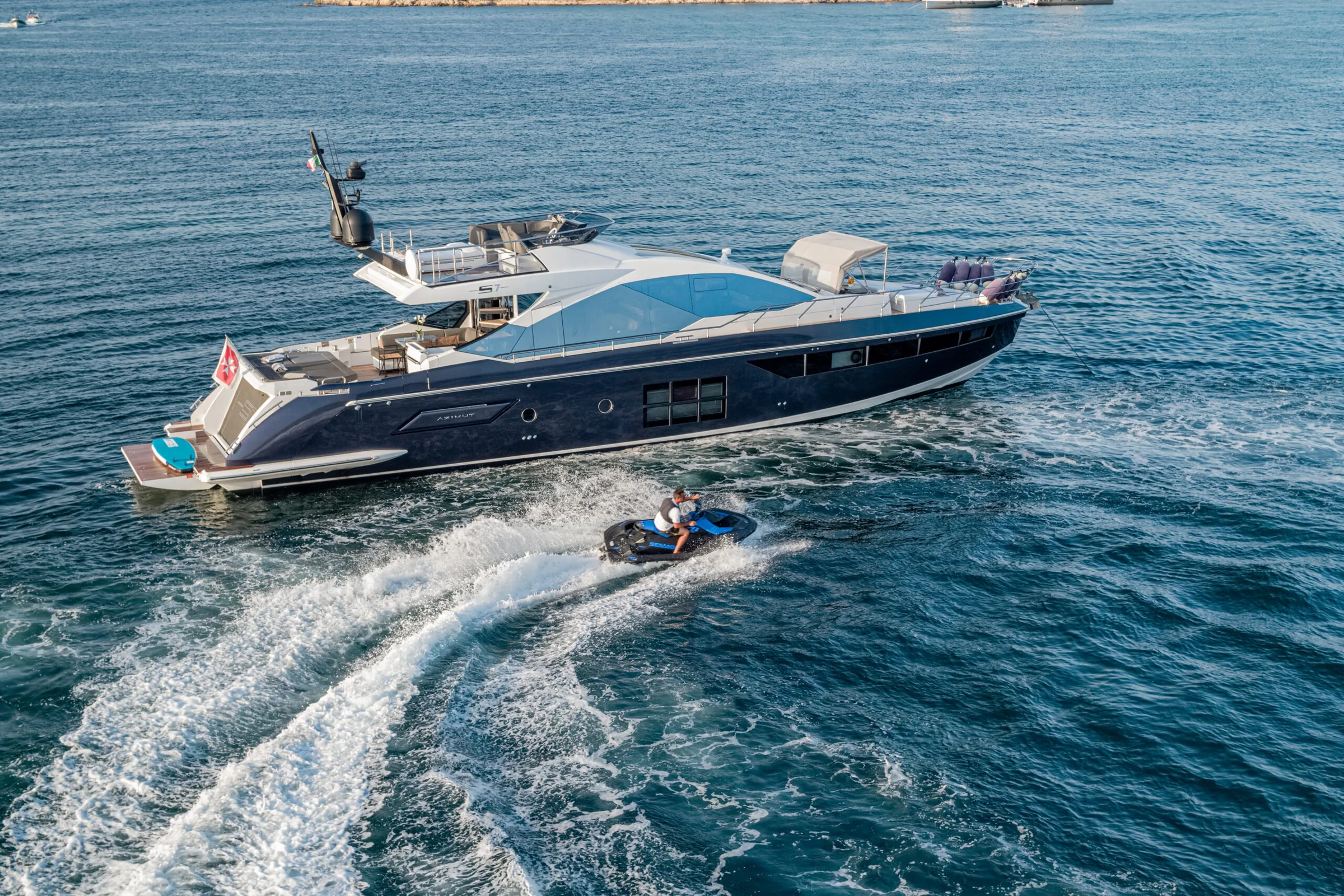 MANARA I - yacht charter photo 3