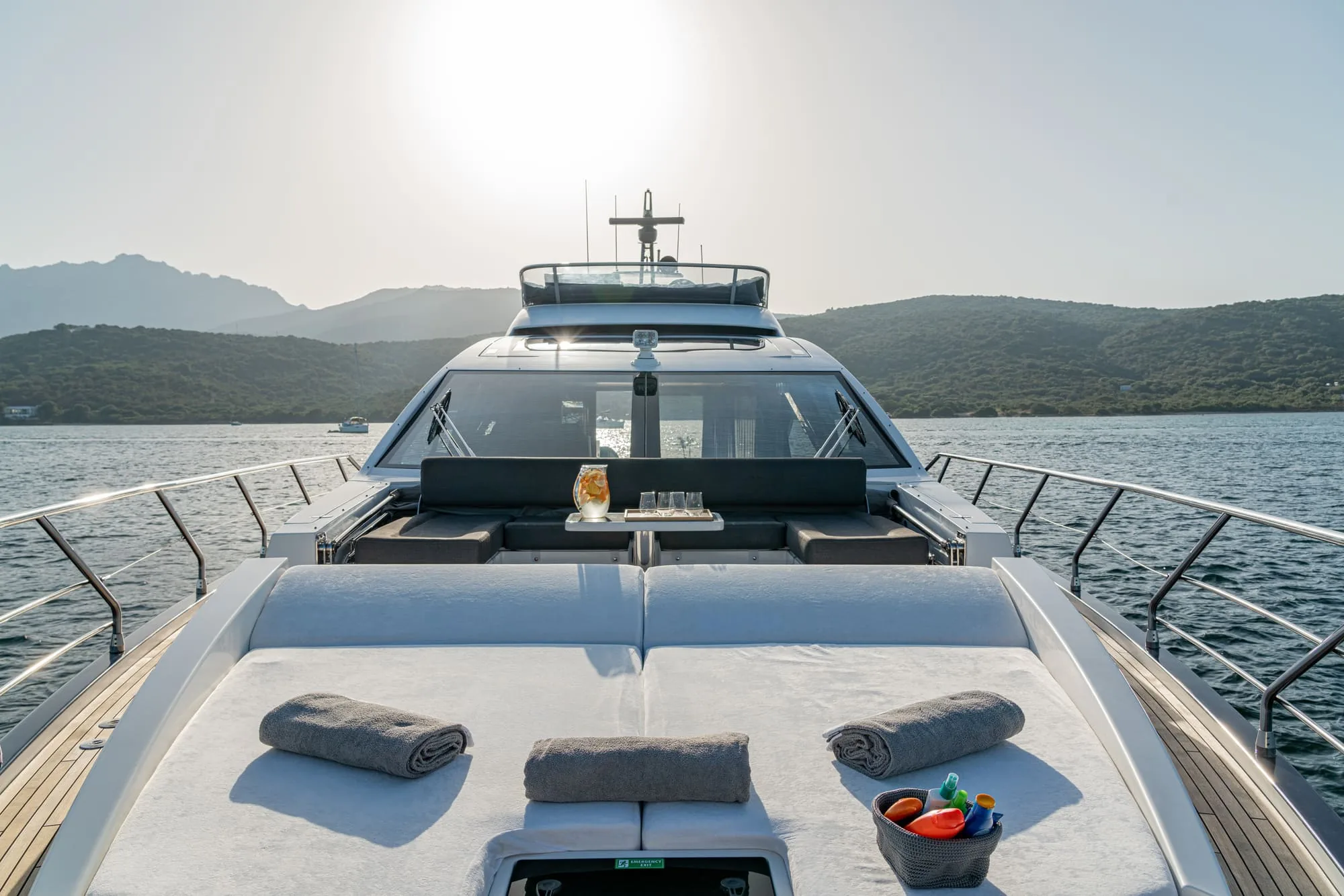 MANARA I - yacht charter photo 7