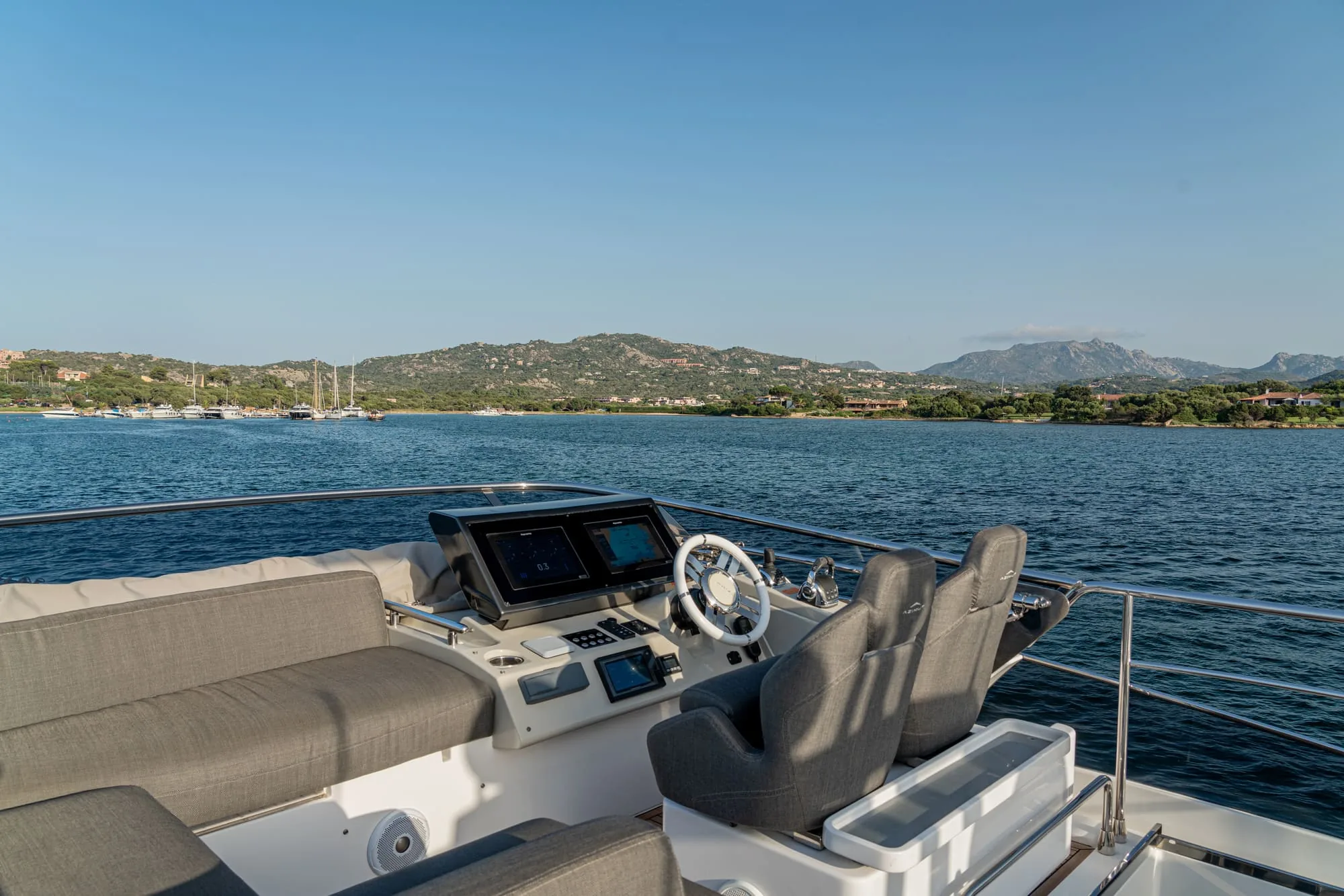 MANARA I - yacht charter photo 9