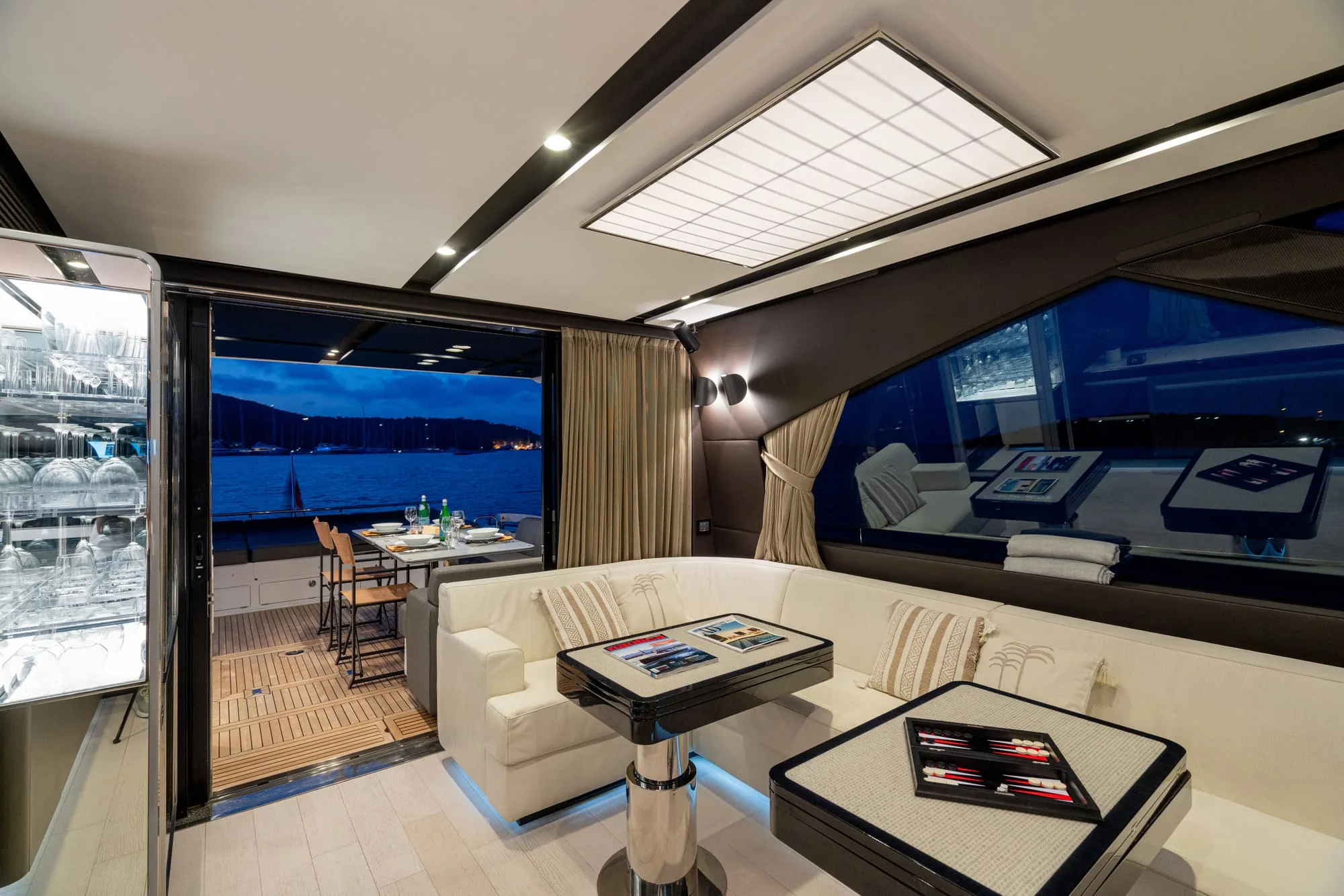 MANARA I - yacht charter photo 13