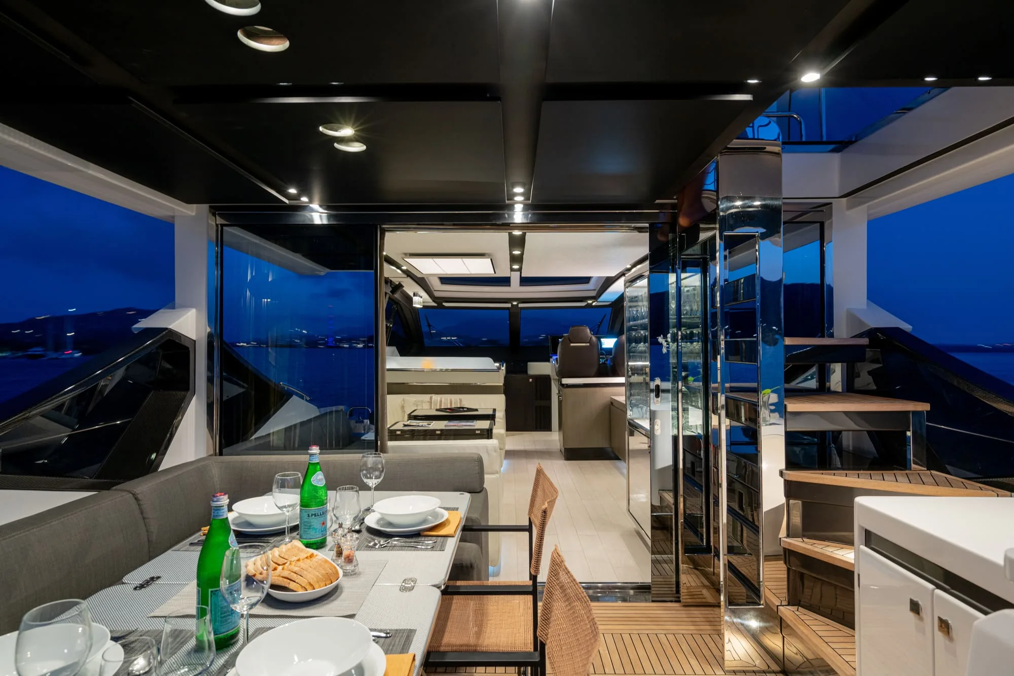 MANARA I - yacht charter photo 14