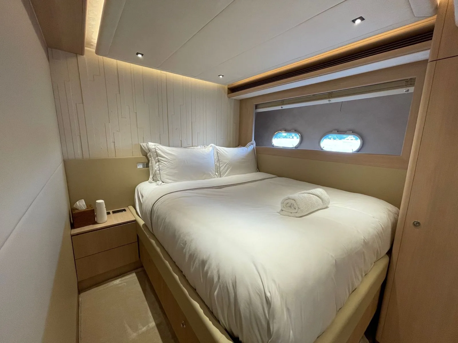 MAXI BEER - yacht charter photo 10