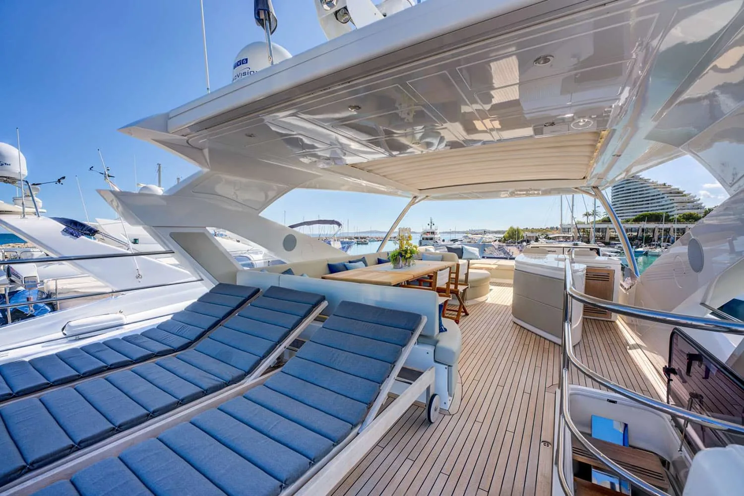 MIKEL ANGELO - yacht charter photo 6